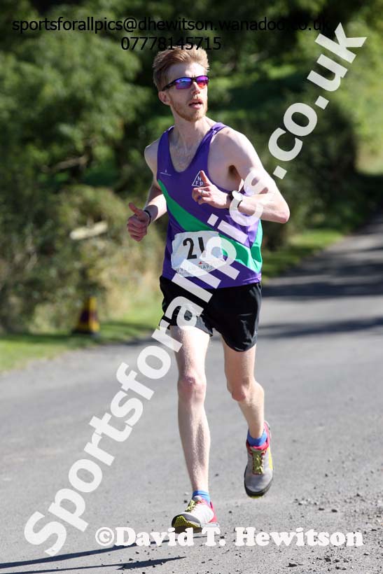 Ben Heathcote (Northumberland Fell Runners), Tynedale Jelly Tea 10 Mile Road Race, Hexham. Photo: David T. Hewitson/Sports for All Pics